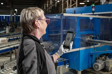 RG880 in Industrial manufacturing environment